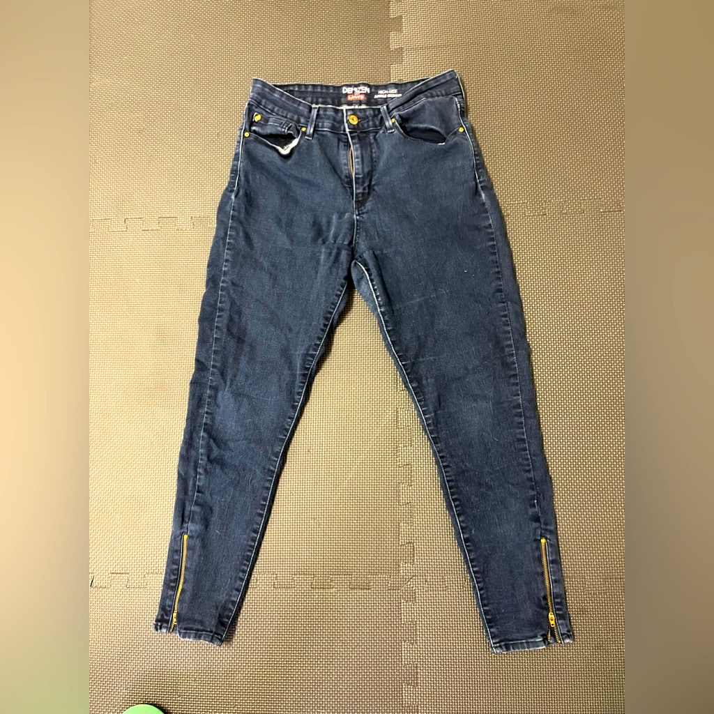 Levi’s Denizen Stretch Jeans